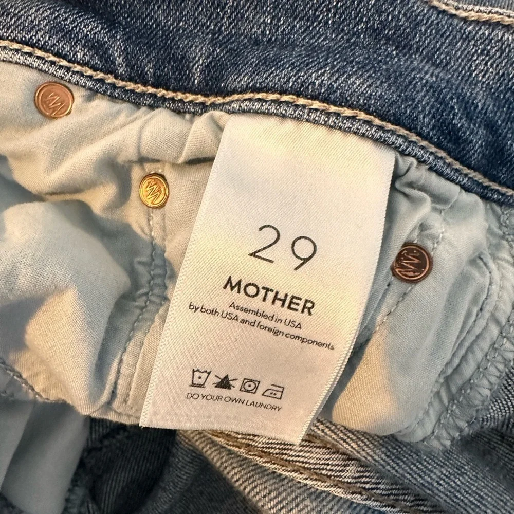MOTHER The Insider Crop Step Fray Jeans Reckless on Shiny White Vespa​​​​ - Picture 10 of 13